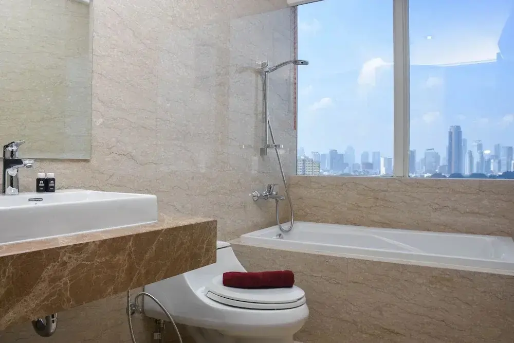 Джакарта: Nice and Spacious 3BR at Menteng Park Apartment