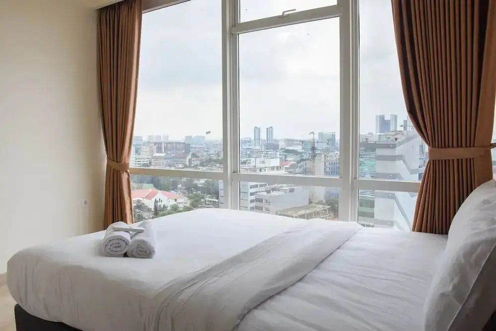 Джакарта: Spacious and Elegant 3BR at Menteng Park Apartment