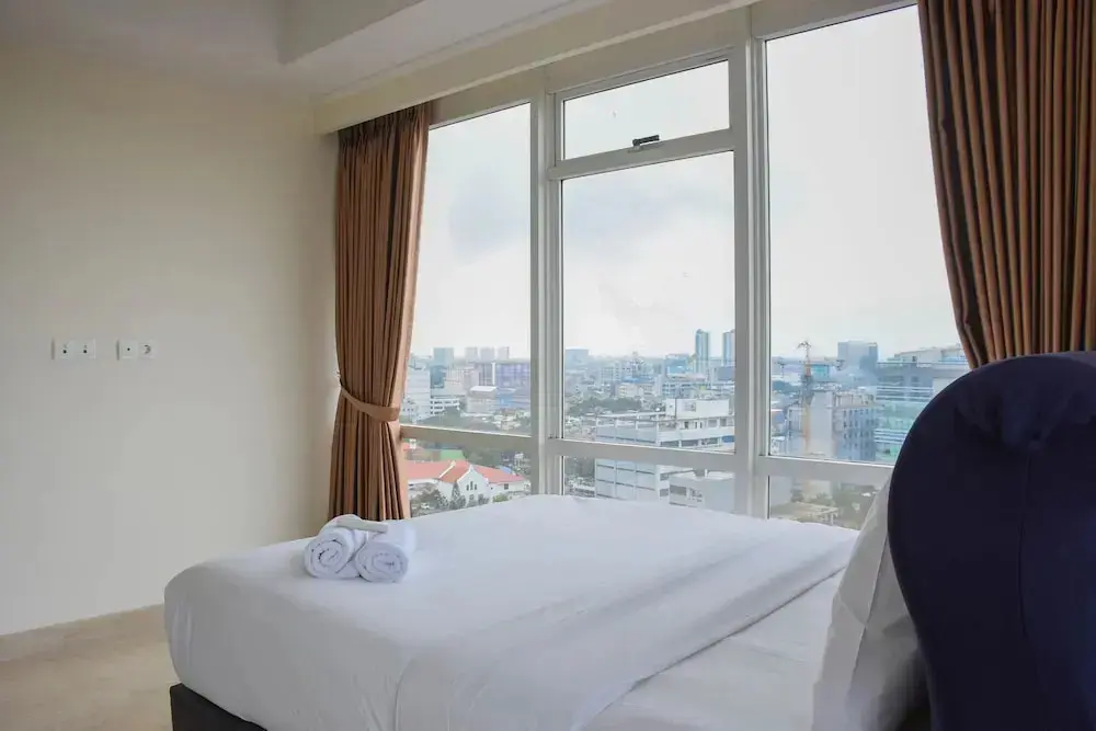 Джакарта: Spacious and Elegant 3BR at Menteng Park Apartment
