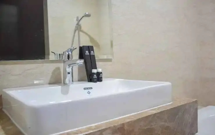 Джакарта: Comfort 1BR with Room Office at Menteng Park Apartment