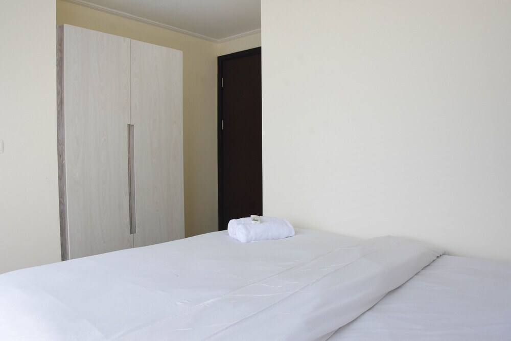 Comfort 1BR with Room Office at Menteng Park Apartment — фото 1