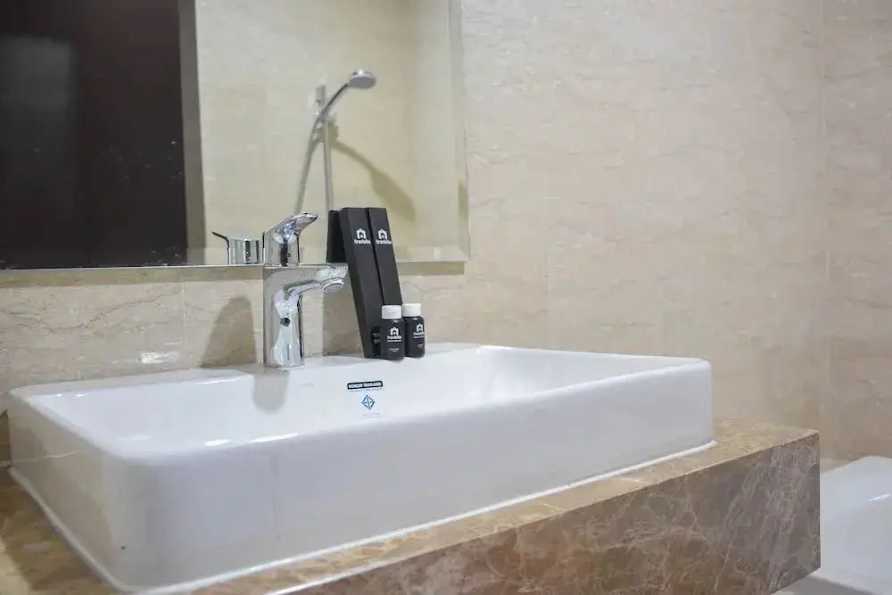 Джакарта: Comfort 1BR with Room Office at Menteng Park Apartment