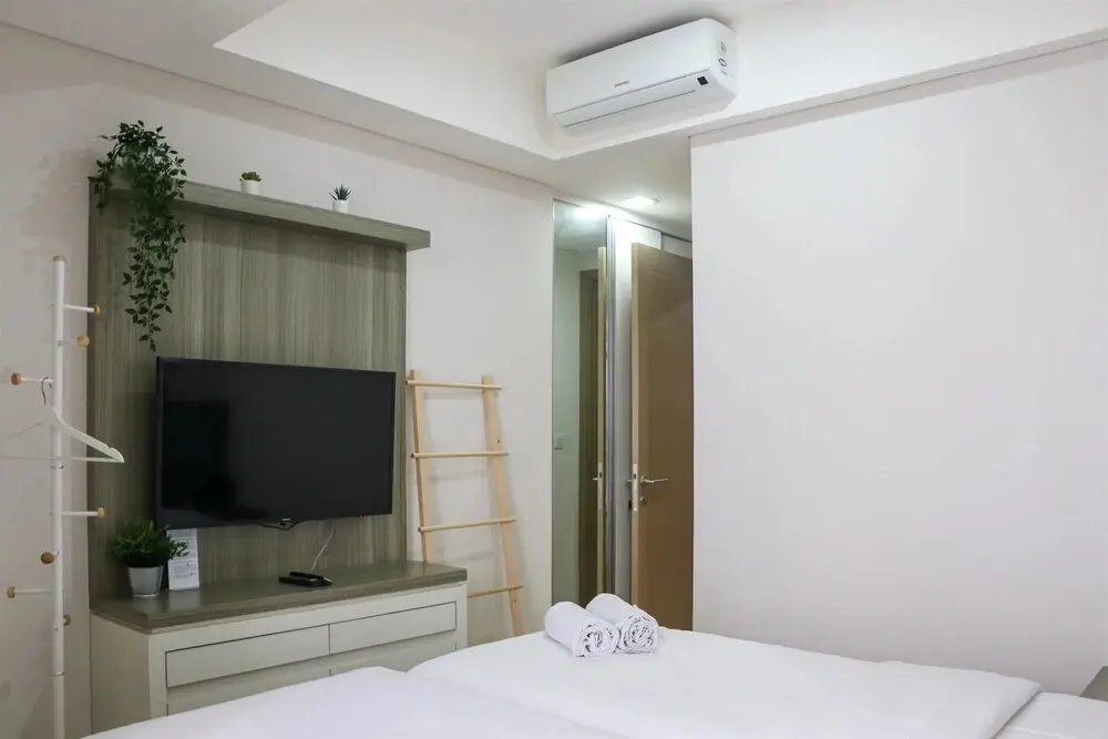 Джакарта: Comfort and Elegant 1BR at Gold Coast Apartment