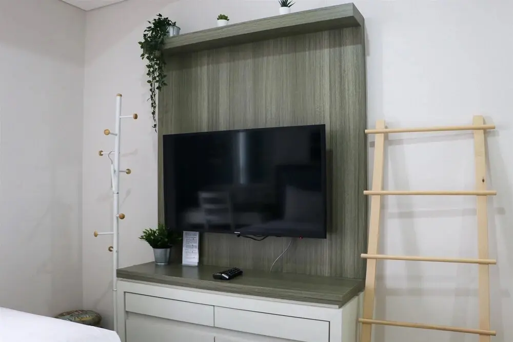 Джакарта: Comfort and Elegant 1BR at Gold Coast Apartment