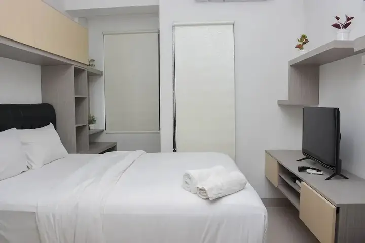 Депок: Cozy and Comfort Living Studio at Transpark Cibubur Apartment