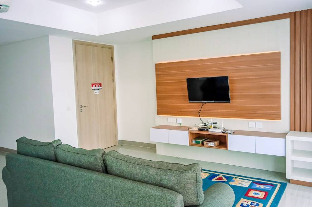 Тангеранг: Spacious and Nice 3BR at Hillcrest House Apartment