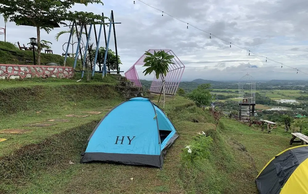 Батуретно: Camping Ground Bukit Tinatar