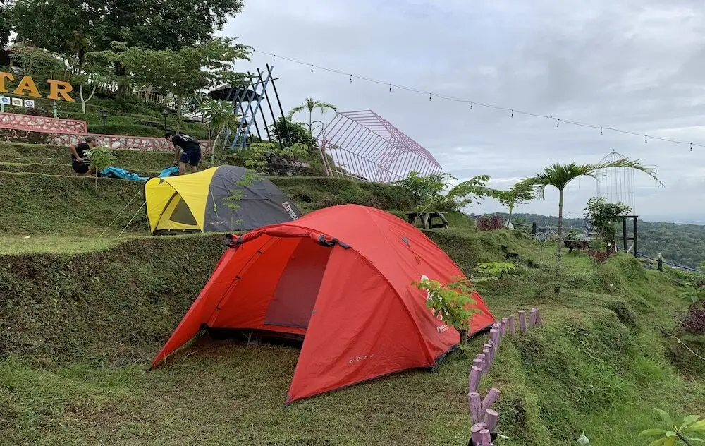 Батуретно: Camping Ground Bukit Tinatar