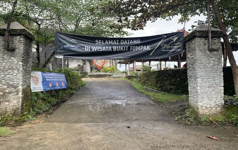 Батуретно: Camping Ground Bukit Tompak