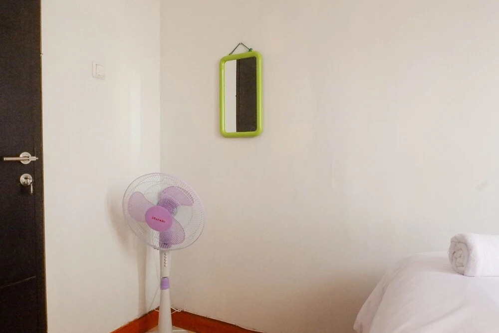 Сурабая: Best Price 2Br Strategic At Puri Mas Apartment
