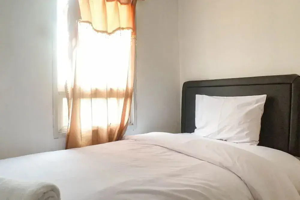 Сурабая: Best Price 2Br Strategic At Puri Mas Apartment