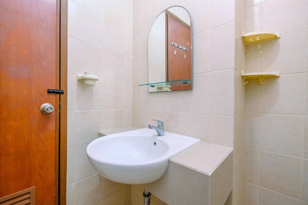 Джакарта: Simply Look Studio Room At Maple Park Sunter Apartment