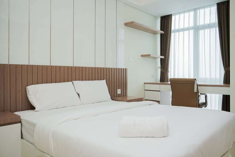 Legok: Comfort And Cozy Studio Apartment At B Residence By Travelio