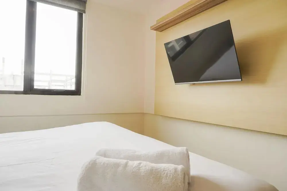 Сибату: Comfort 1Br With Working Room At Meikarta Apartment