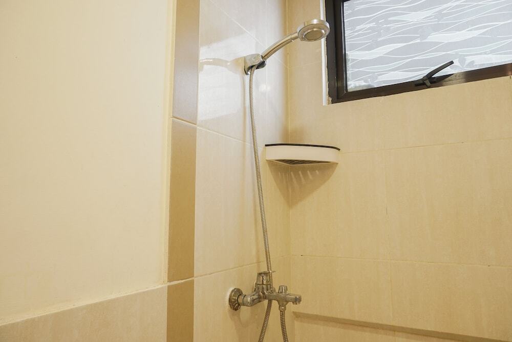 Сибату: Comfort 1Br With Working Room At Meikarta Apartment