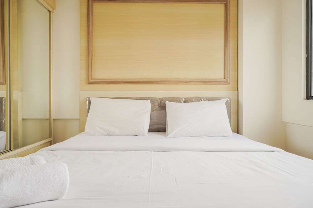 Сибату: Comfort 1Br With Working Room At Meikarta Apartment