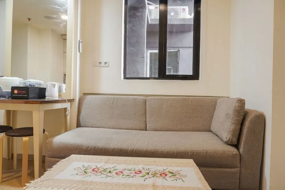 Сибату: Comfort 1Br With Working Room At Meikarta Apartment