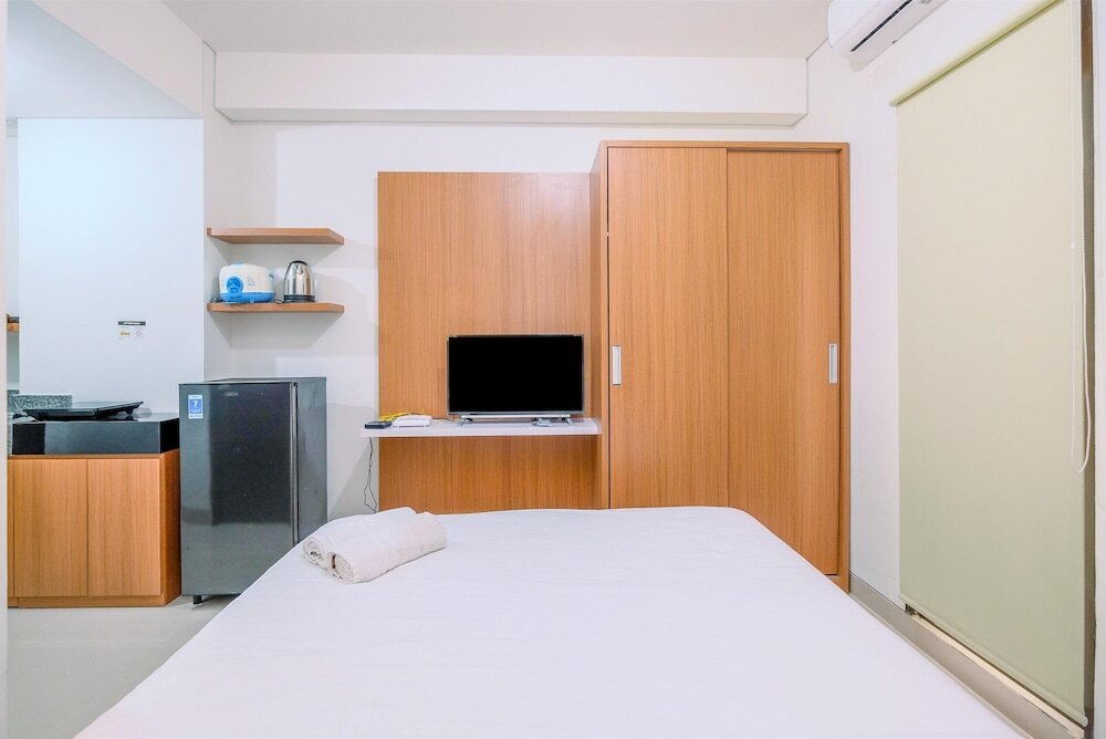 Депок: Well Furnished Studio At Transpark Cibubur Apartment