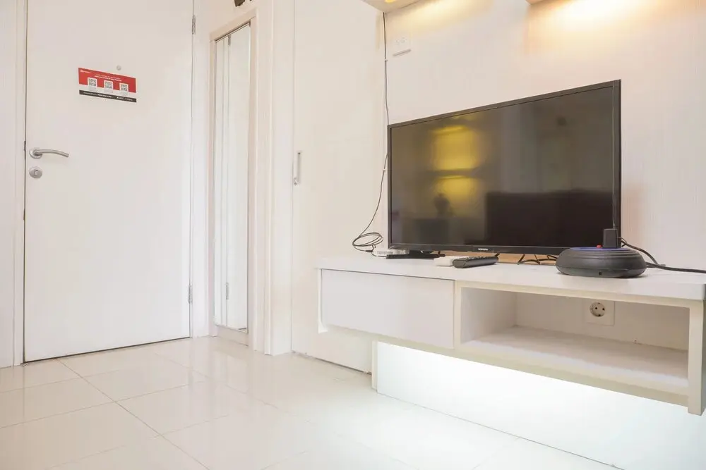 Джакарта: Comfort Living And Minimalist 1Br At Bassura City Apartment