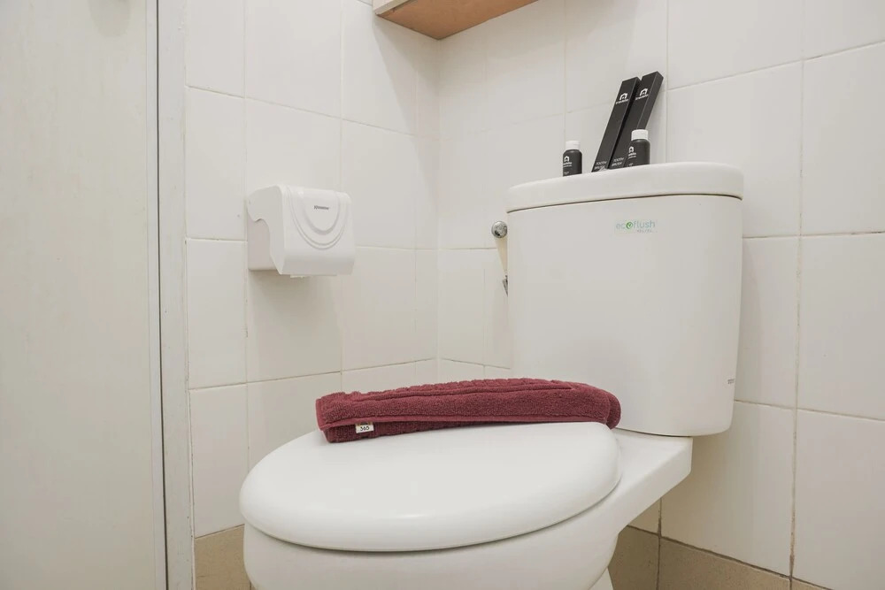 Джакарта: Comfort Living And Minimalist 1Br At Bassura City Apartment