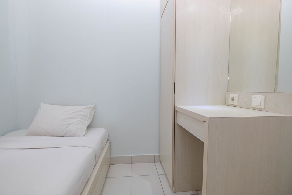 Бекаси: Comfy And Homey 2Br At Patraland Urbano Apartment