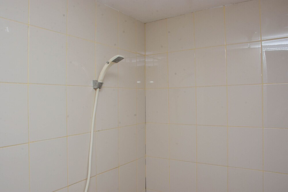 Джакарта: Strategic And Nice 2Br At Bassura City Apartment