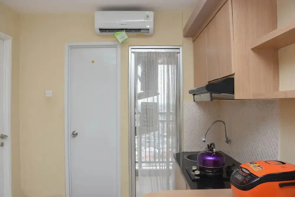 Джакарта: Strategic And Nice 2Br At Bassura City Apartment