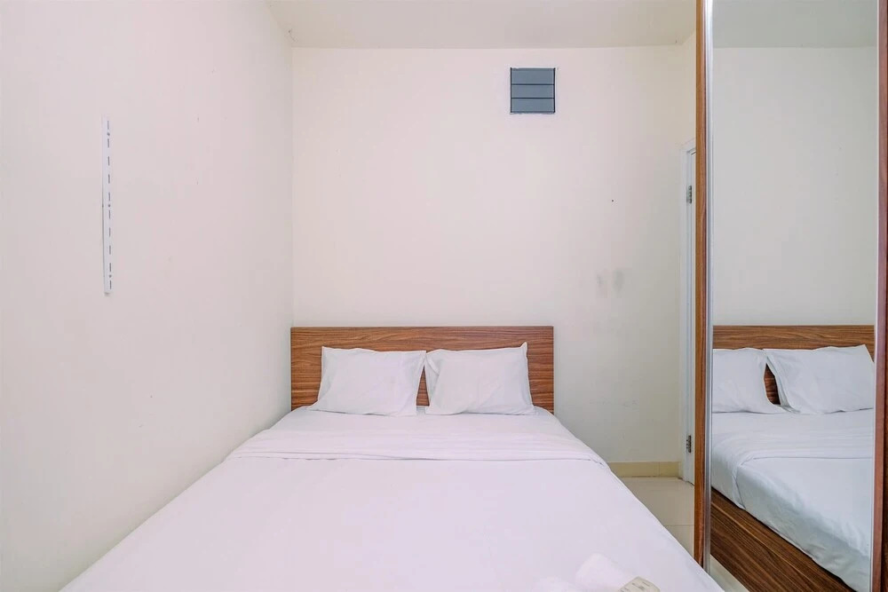 Джакарта: Homey And Simply 2Br At Green Pramuka City Apartment