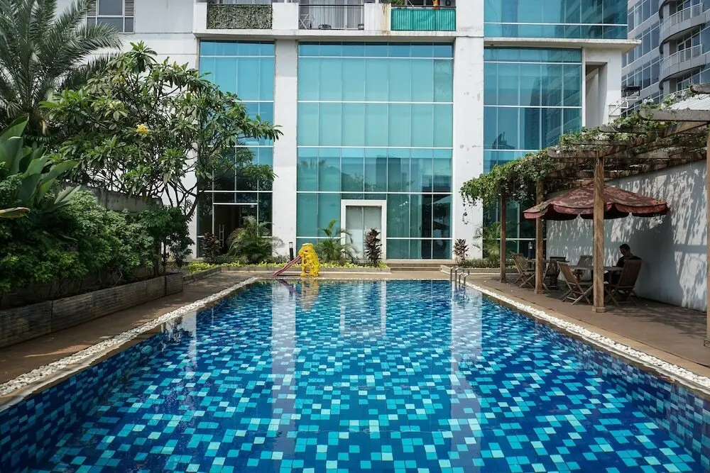 Джакарта: Stunning Studio Apartment At Ambassade Residences