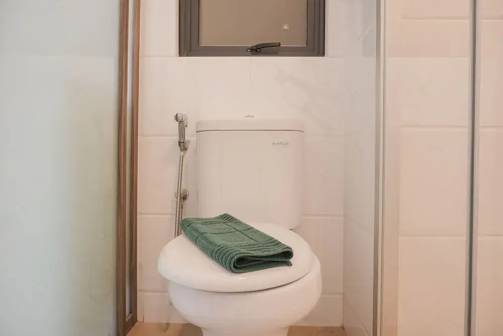 Legok: Fully Furnished With Pleasure 2Br At Sky House Bsd Apartment