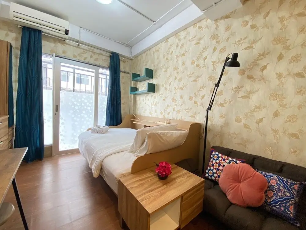 Бандунг: Bohemian Beauty Studio Room At Grand Asia Afrika Apartment
