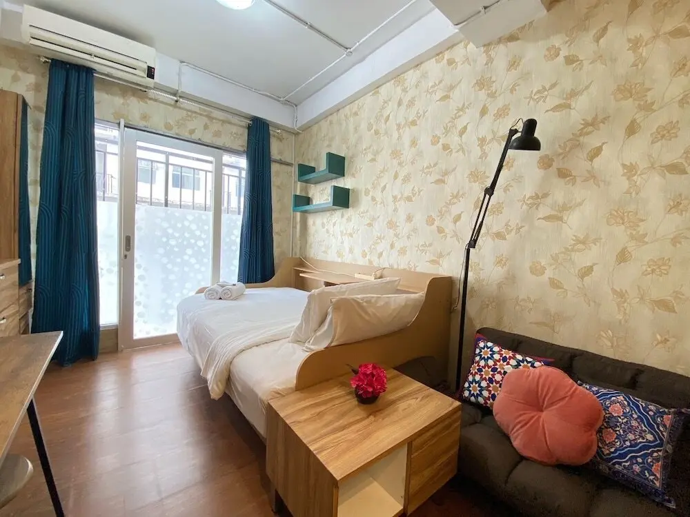 Бандунг: Bohemian Beauty Studio Room At Grand Asia Afrika Apartment