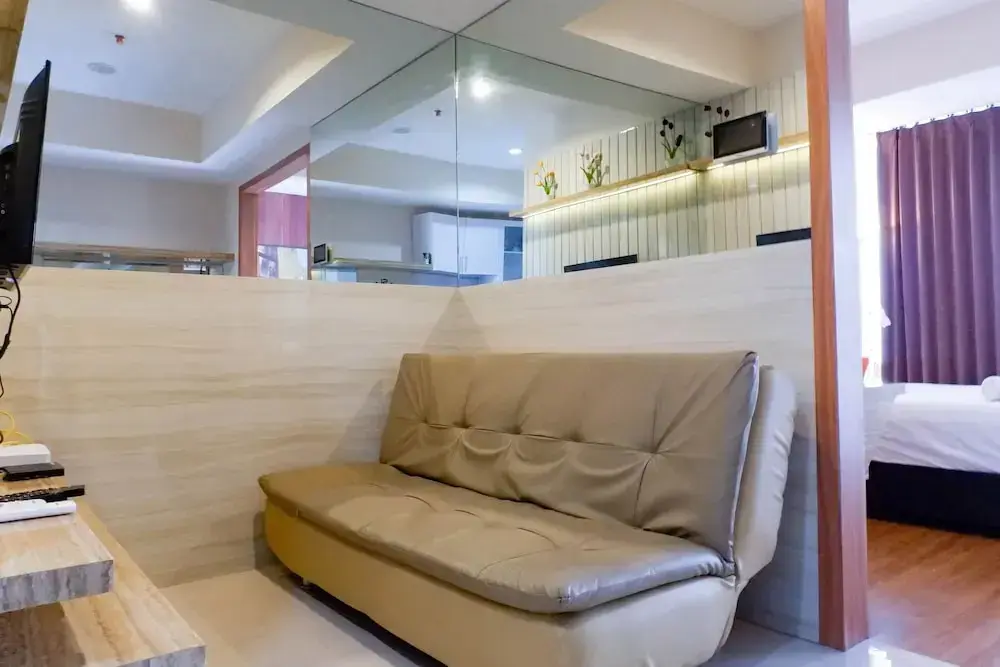 Сурабая: Spacious And Exquisite Studio Plus Apartment At Grand Sungkono Lagoon