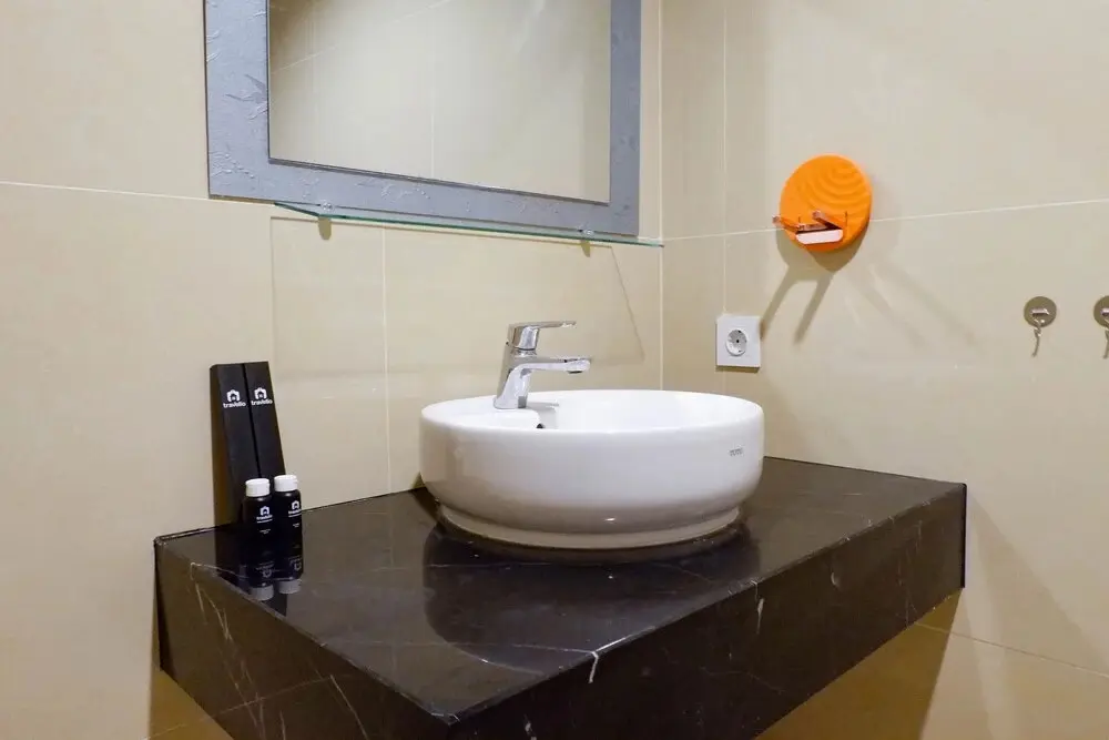 Сурабая: Spacious And Exquisite Studio Plus Apartment At Grand Sungkono Lagoon