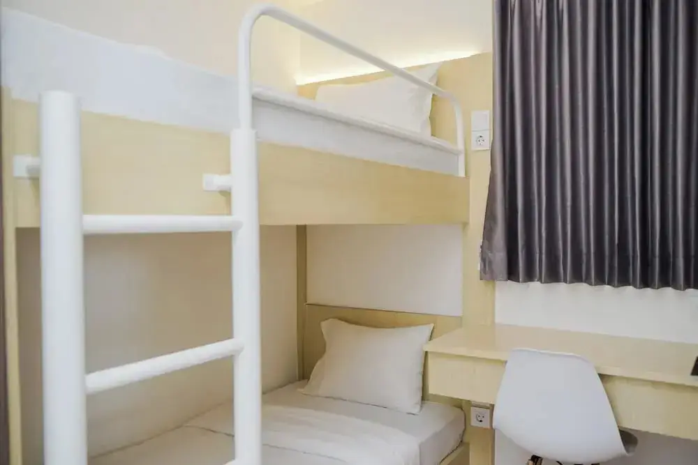 Fully Furnished With Modern Design 2Br At Sky House Bsd Apartment — фото 1