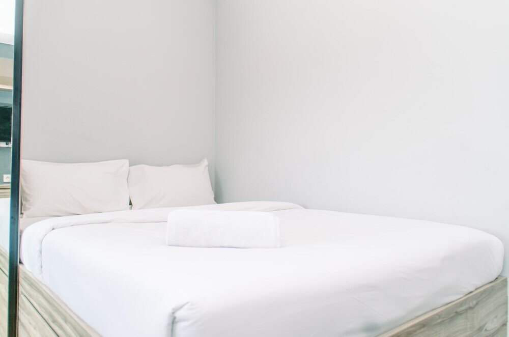 Legok: Comfy And Nice Studio Apartment At B Residence Bsd