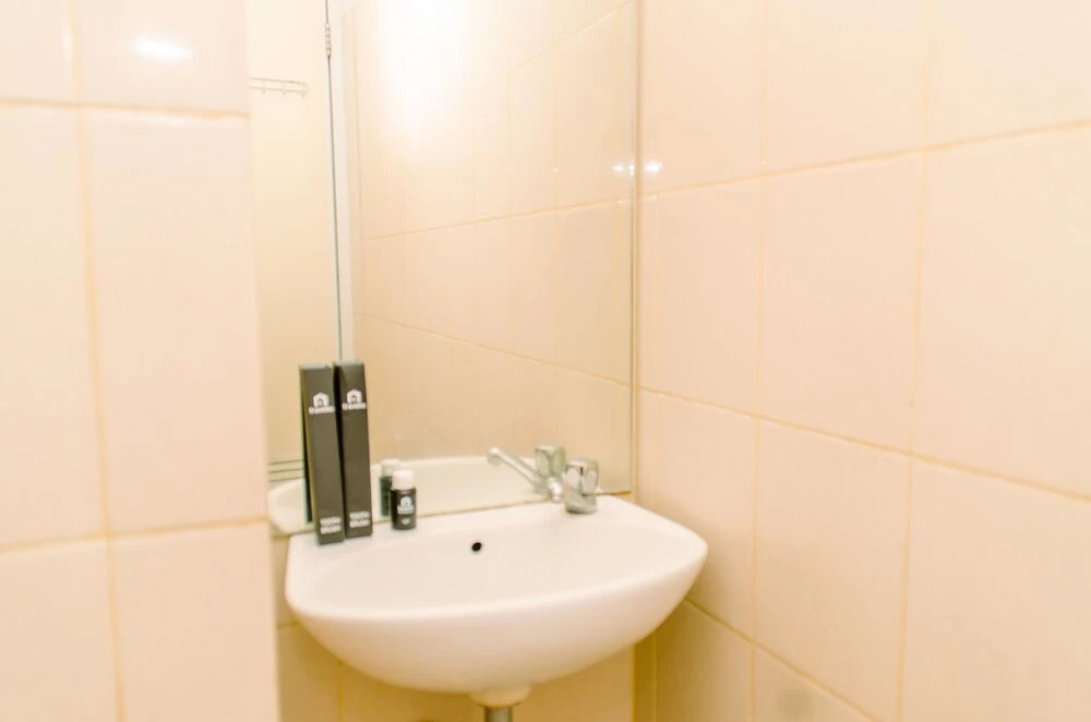 Южный Тангеранг: Nice And Elegant 2Br At Serpong Greenview Apartment