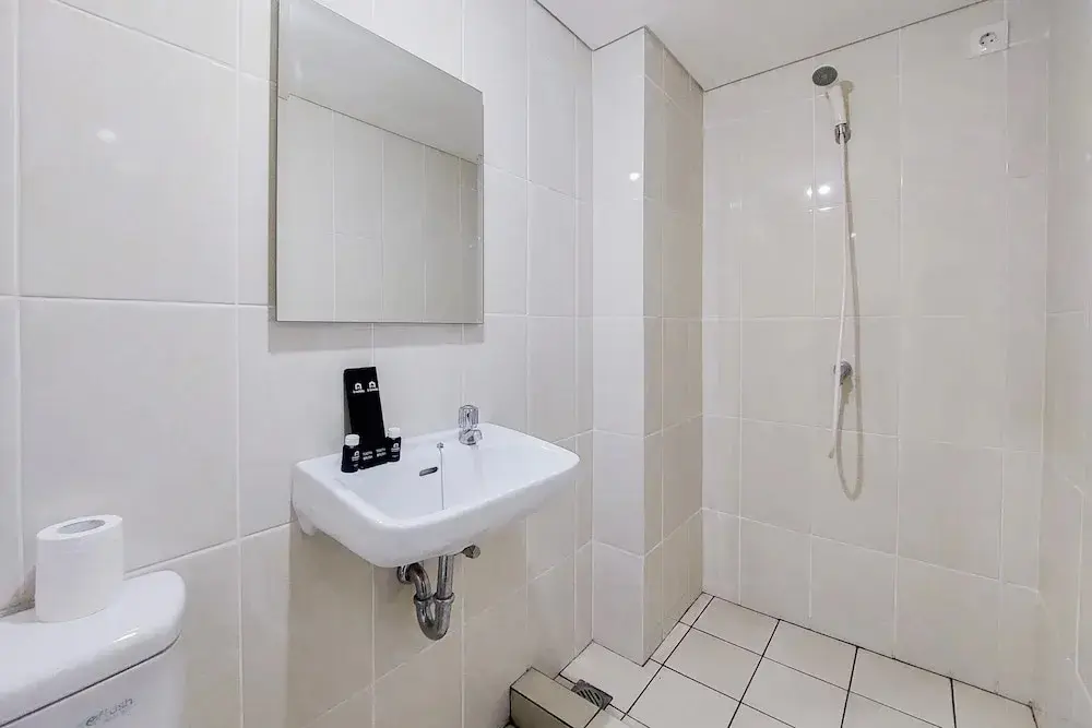Legok: Nice And Comfort Studio At M-Town Residence Apartment
