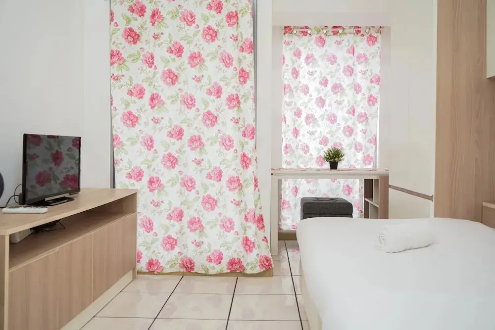 Legok: Nice And Comfort Studio At M-Town Residence Apartment