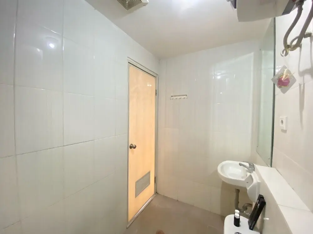 Бандунг: Spacious 2Br Apartment At Newton Residence