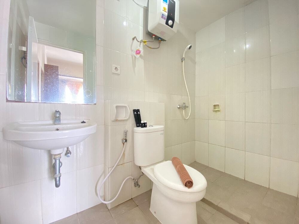 Бандунг: Spacious 2Br Apartment At Newton Residence