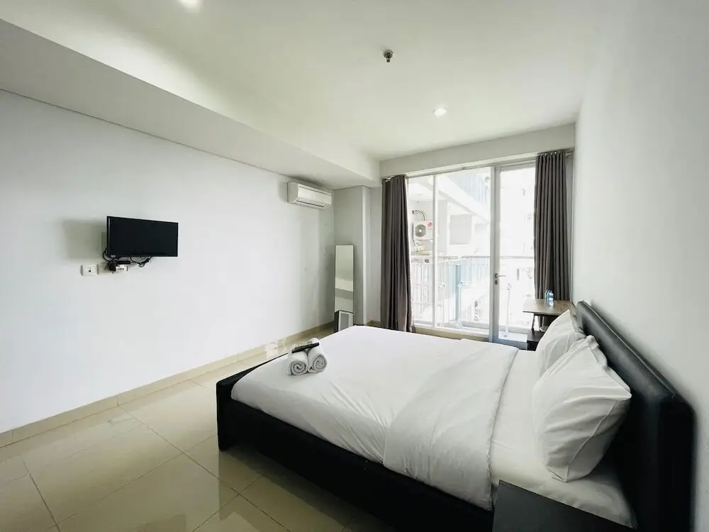 Бандунг: Cozy Studio Room At Dago Suites Apartment