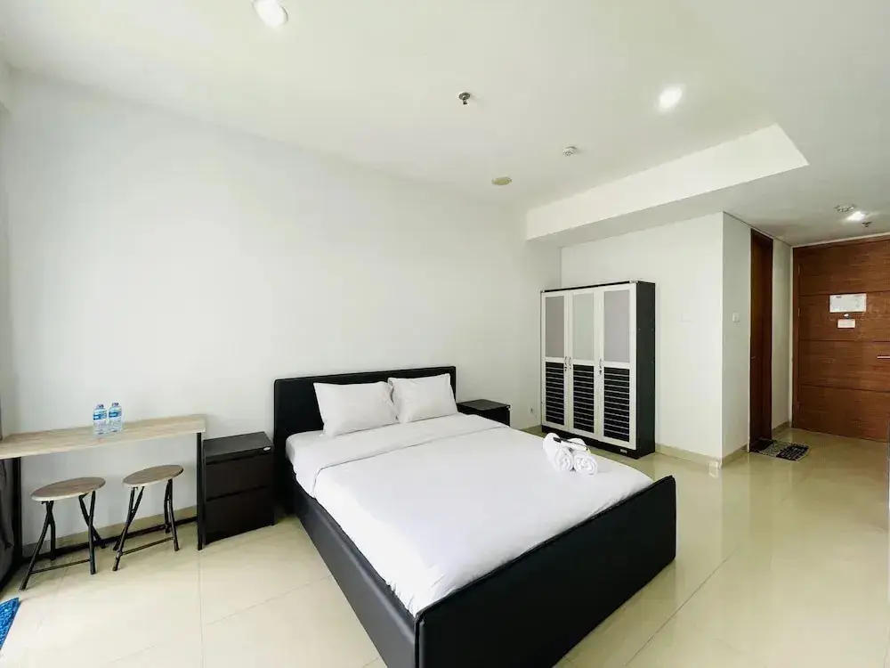 Бандунг: Cozy Studio Room At Dago Suites Apartment