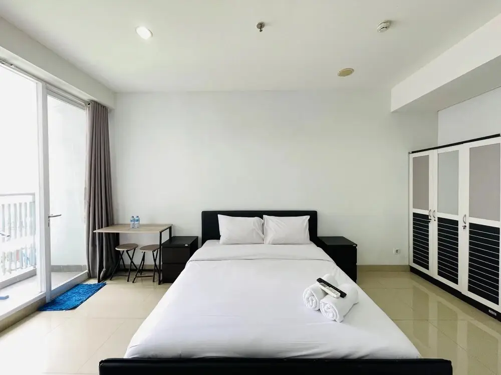 Бандунг: Cozy Studio Room At Dago Suites Apartment