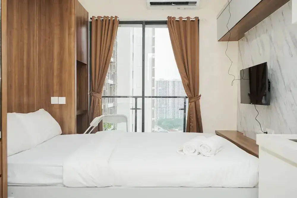 Legok: Cozy And Minimalist Studio Room At Sky House Bsd Apartment
