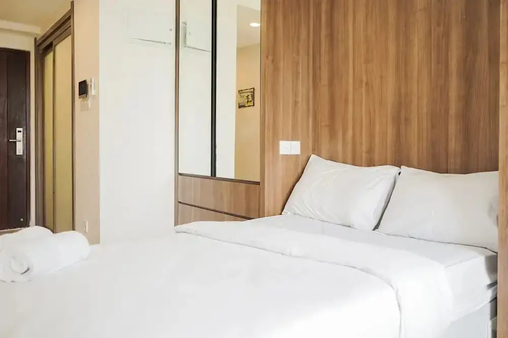 Legok: Cozy And Minimalist Studio Room At Sky House Bsd Apartment