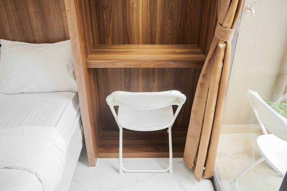 Legok: Cozy And Minimalist Studio Room At Sky House Bsd Apartment