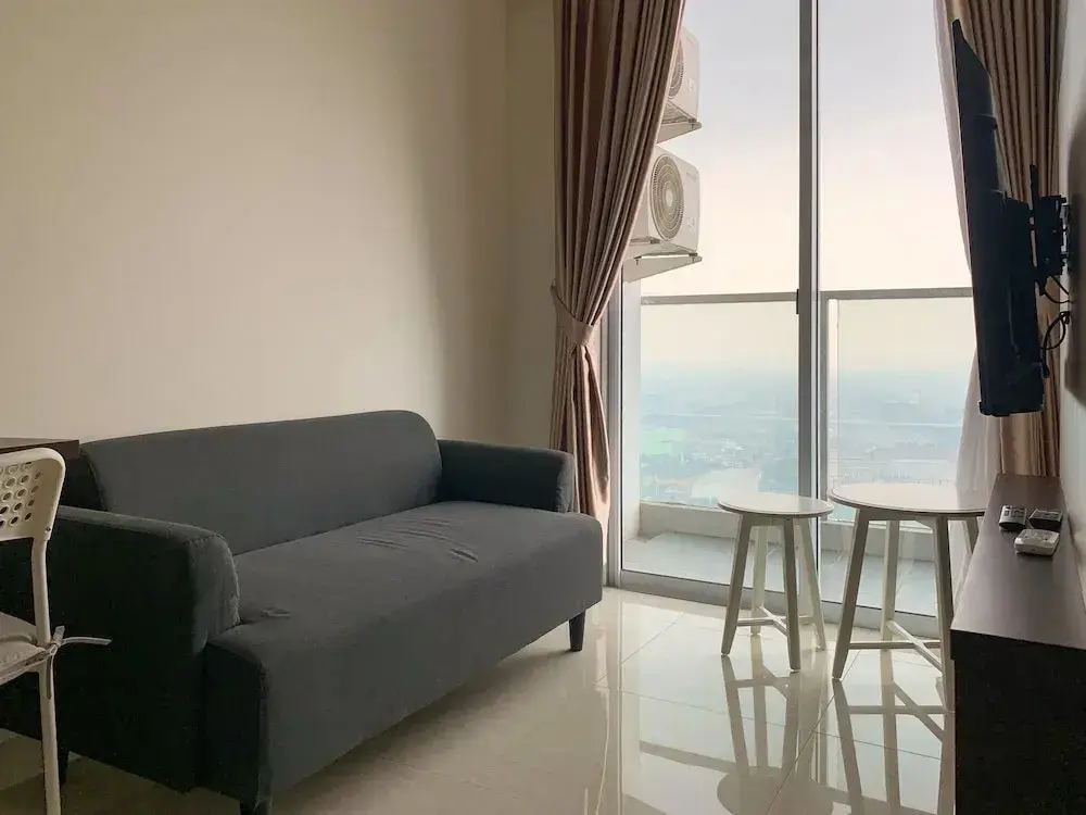 Джакарта: Cozy And High Floor 1Br At Sedayu City Suites Kelapa Gading Apartment
