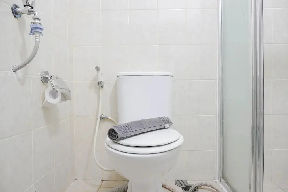 Джакарта: Well Appointed 1Br At The Wave Kuningan Apartment