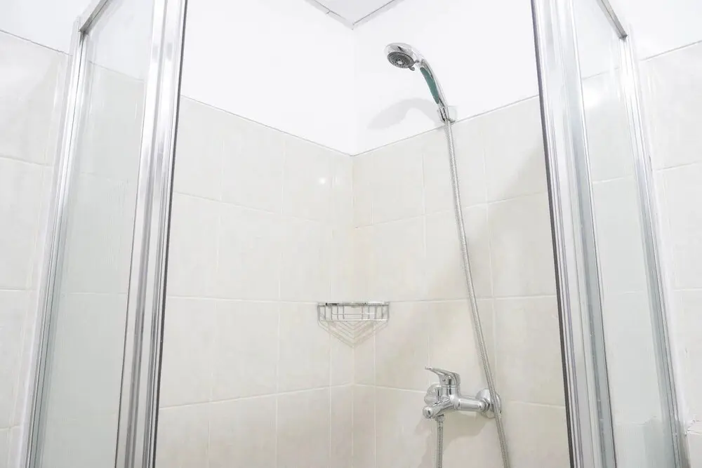 Джакарта: Well Appointed 1Br At The Wave Kuningan Apartment